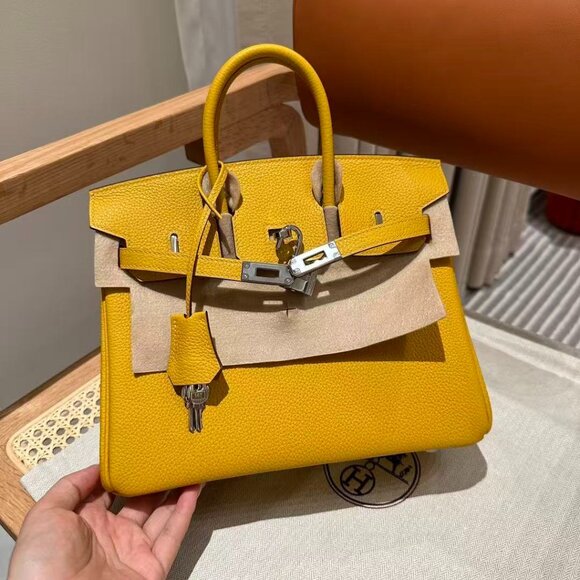 Classic Hermes Bag: A Stylish and Versatile Choice for Elegance - Picture 1 of 6